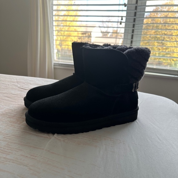 UGG Suede Boots - Picture 4 of 7